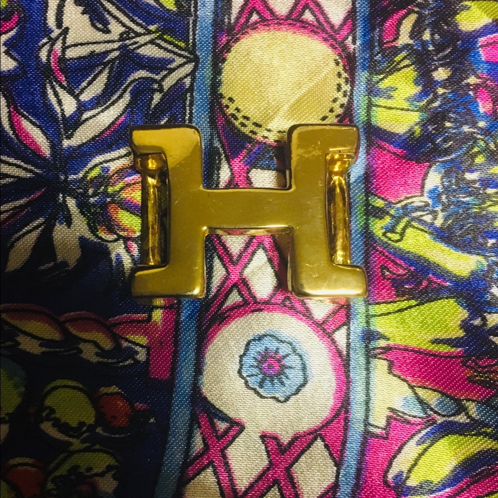 H belt buckle
